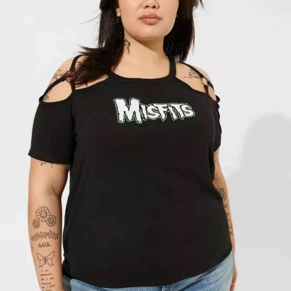 Torrid Misfits Cotton O-Ring Punk Horror Cold Shoulder Tee Size 2